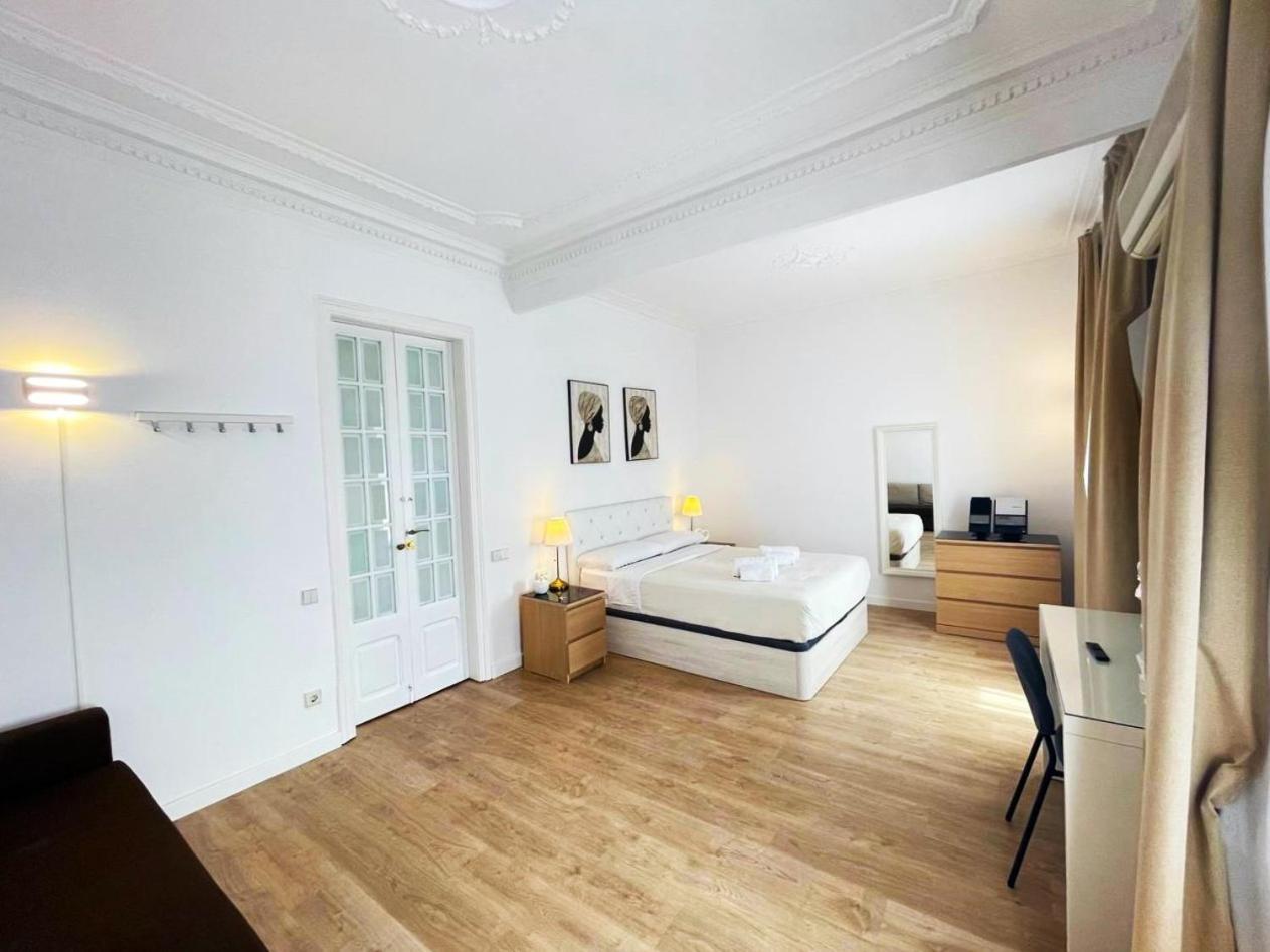 Flor Habitaciones Барселона Екстериор снимка