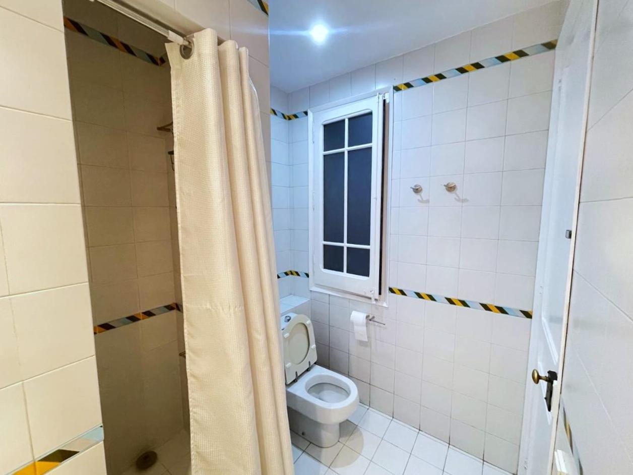 Flor Habitaciones Барселона Екстериор снимка