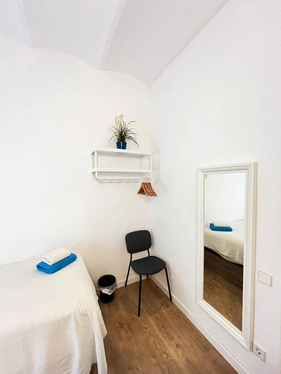 Flor Habitaciones Барселона Екстериор снимка