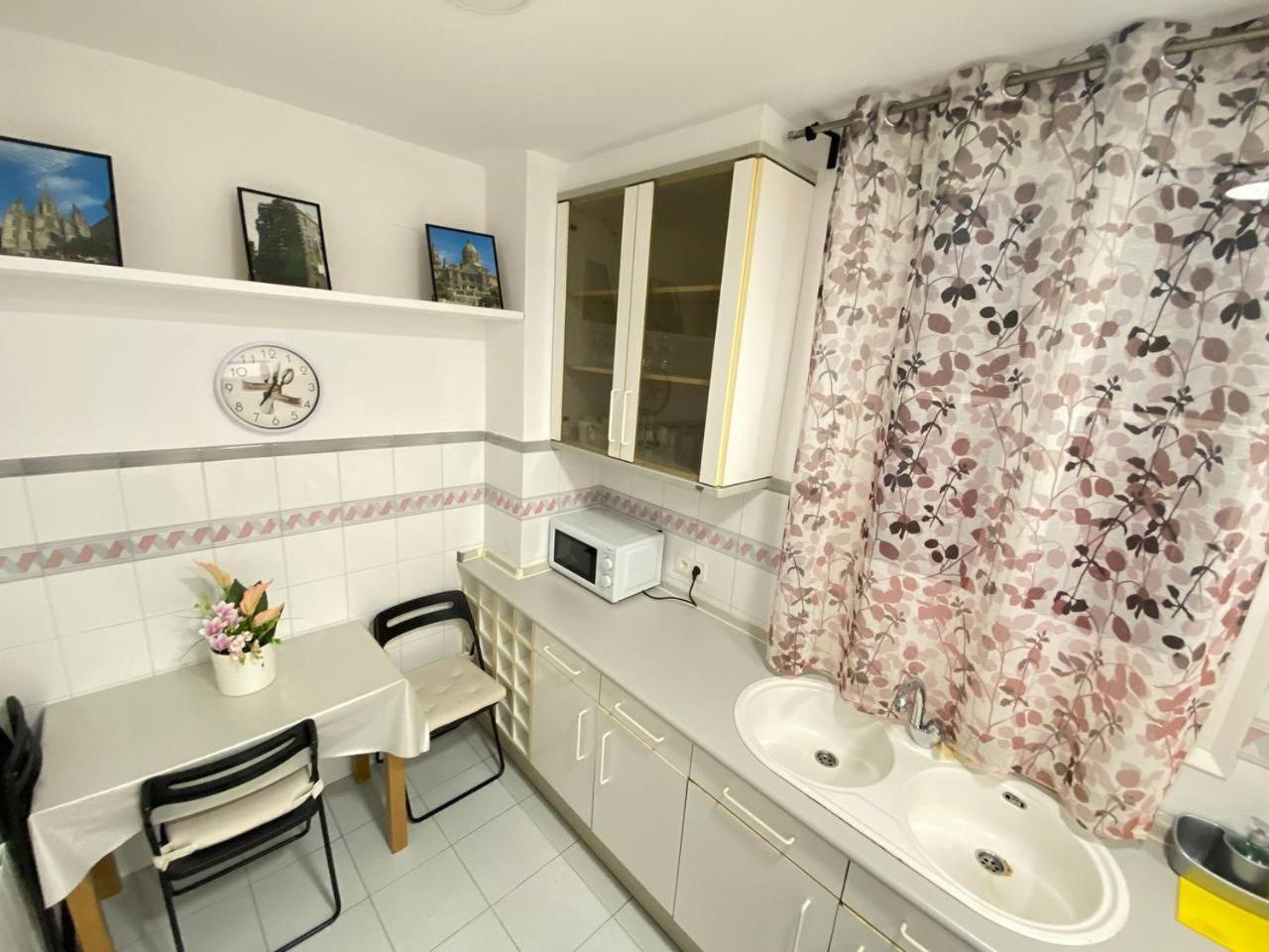 Flor Habitaciones Барселона Екстериор снимка